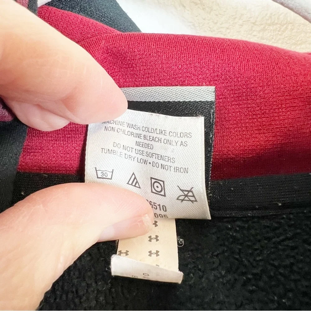 Under Armour Hoodie Black & Red Size Large - Picture 12 of 12